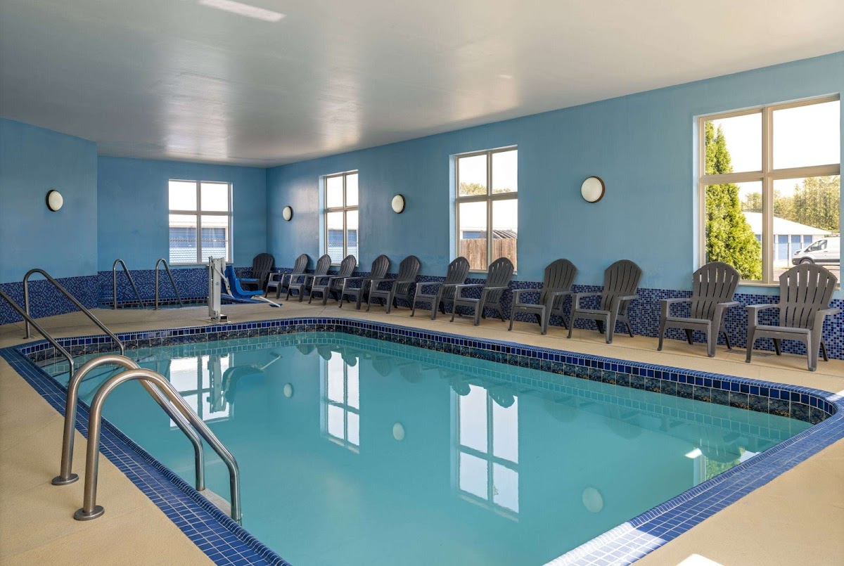 Days Inn by Wyndham Neenah photo 3