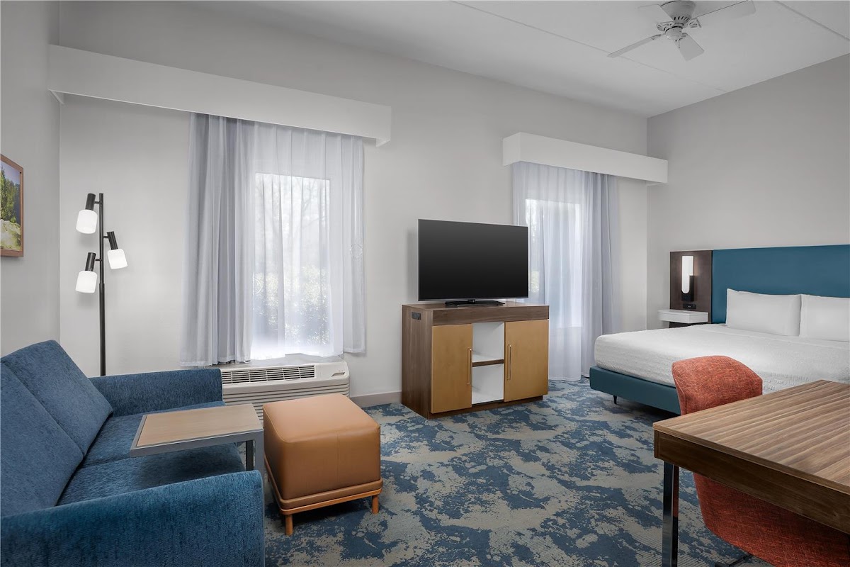 Hampton Inn & Suites Clinton - I-26 photo 2