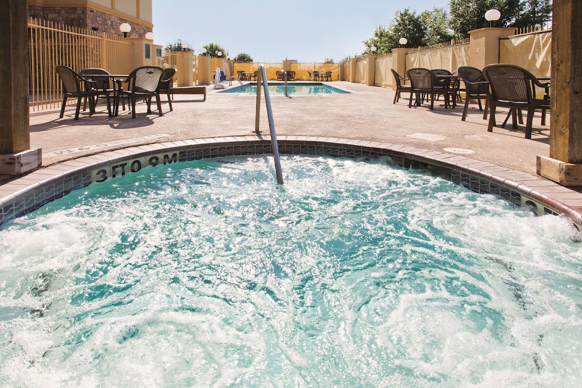 La Quinta Inn & Suites by Wyndham Schertz photo 3