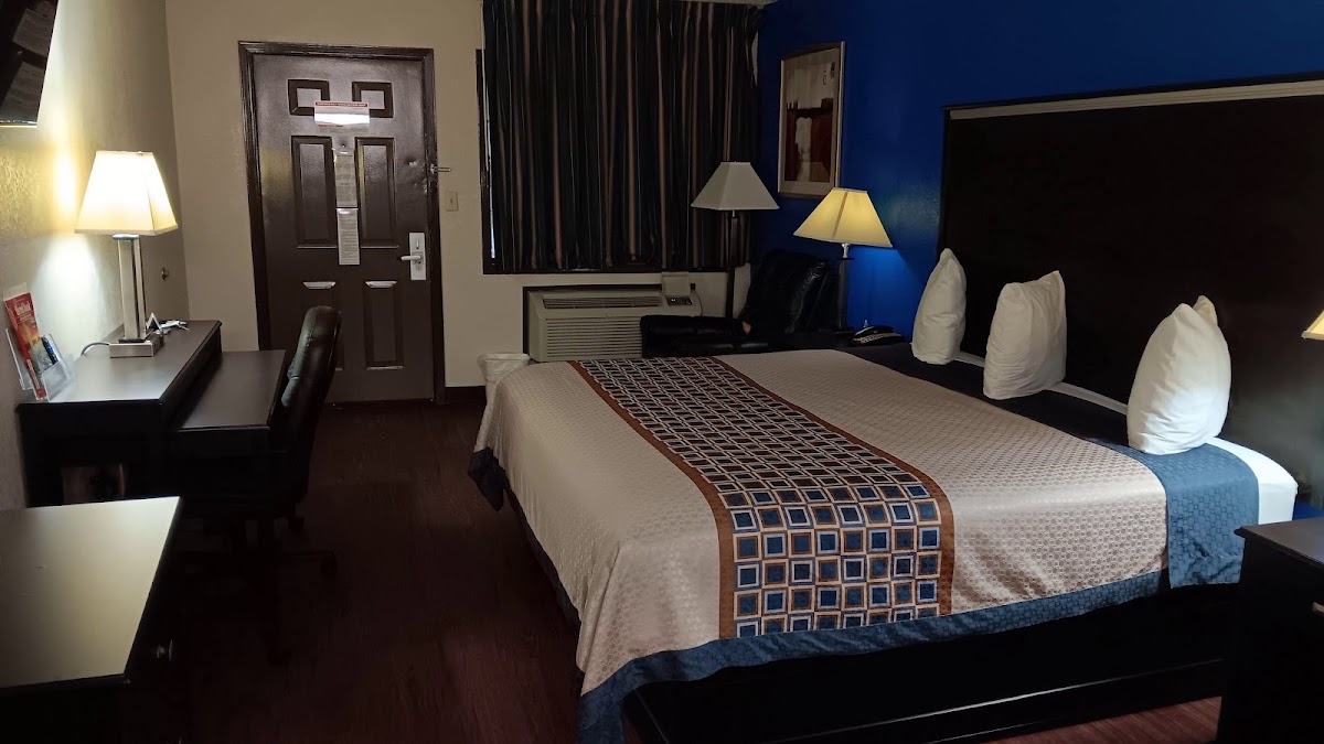 Regency Inn & Suites Bay City TX photo 2