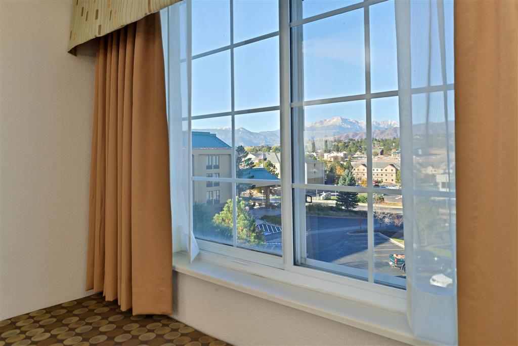 Best Western Plus Peak Vista Inn & Suites photo 2