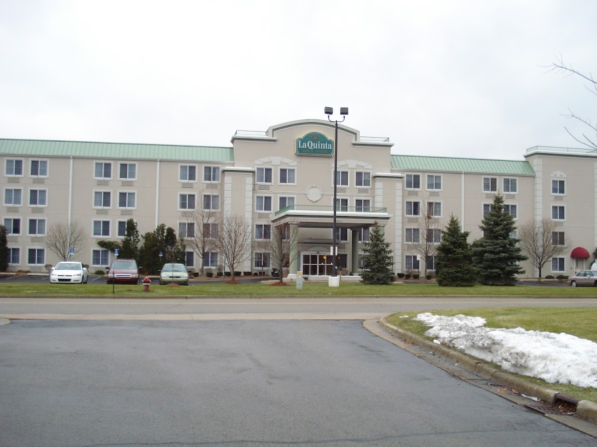 La Quinta Inn & Suites by Wyndham Detroit Utica photo 3