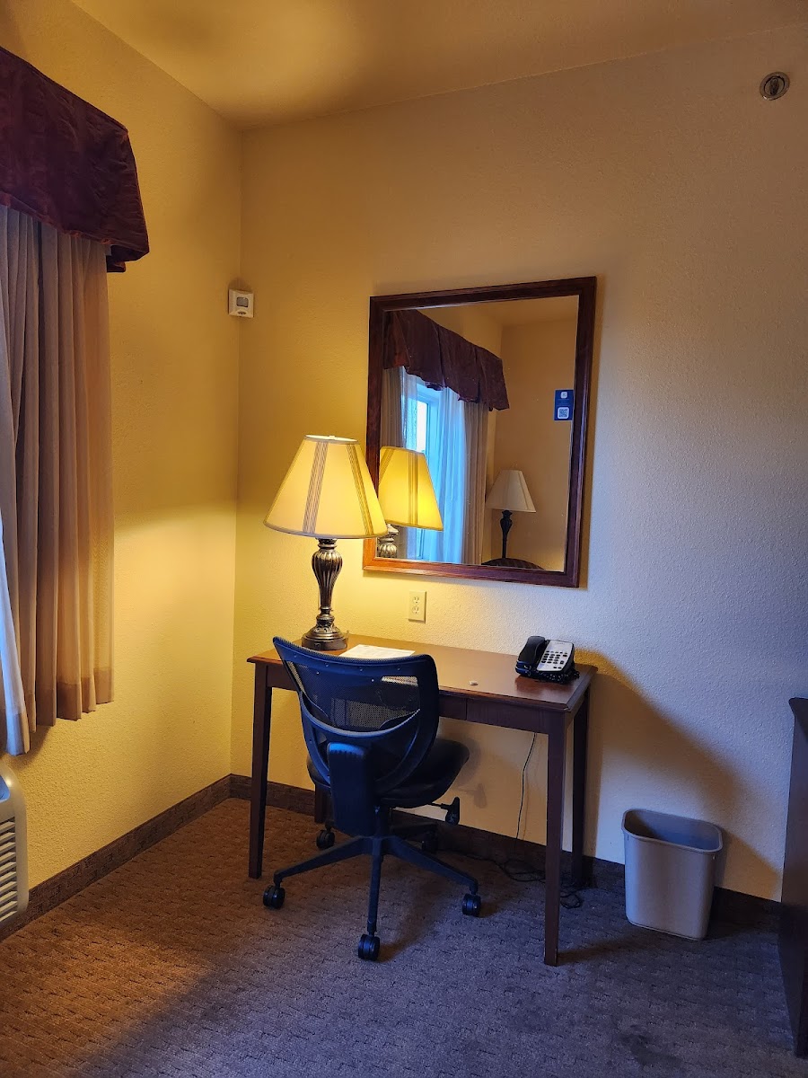 Days Inn by Wyndham Ellis photo 2