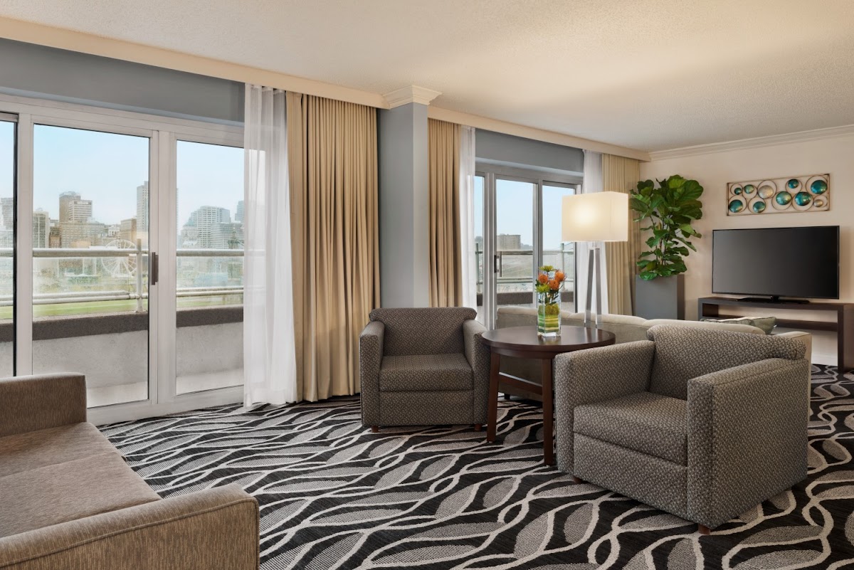 Embassy Suites by Hilton Cincinnati RiverCenter photo 3