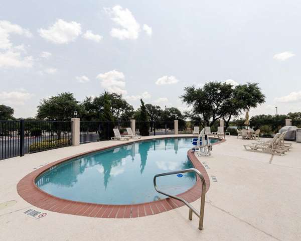 Comfort Inn & Suites Burnet photo 3
