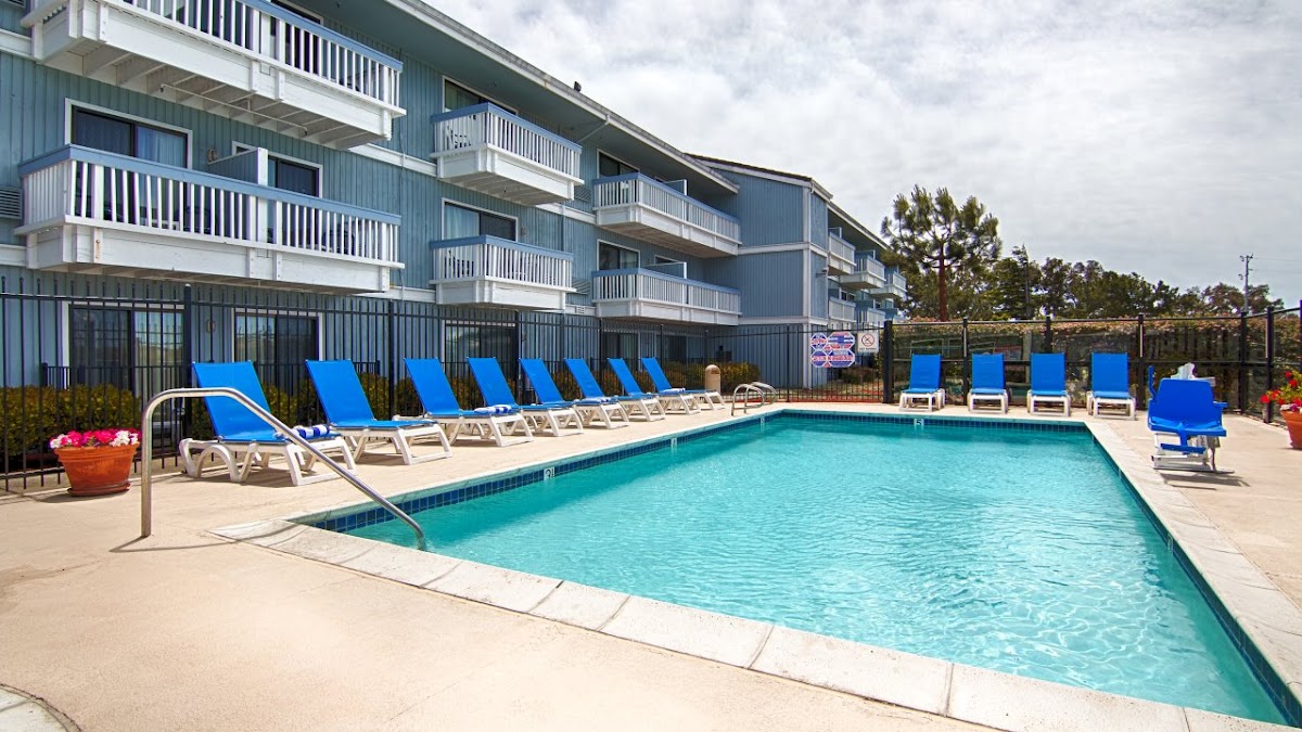 The Marina Inn on San Francisco Bay