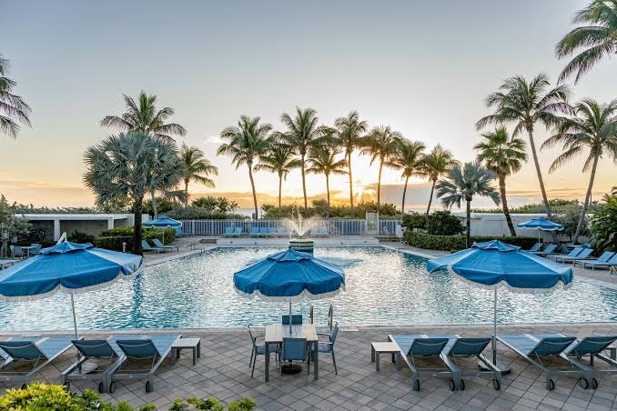 Sherry Frontenac Oceanfront Hotel photo 2