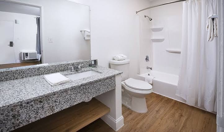 Weekly Inn photo 3