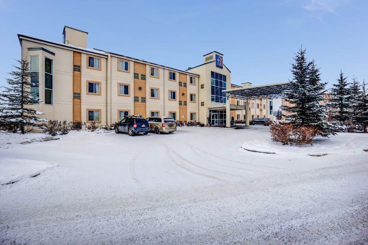 Motel 6 Red Deer, AB