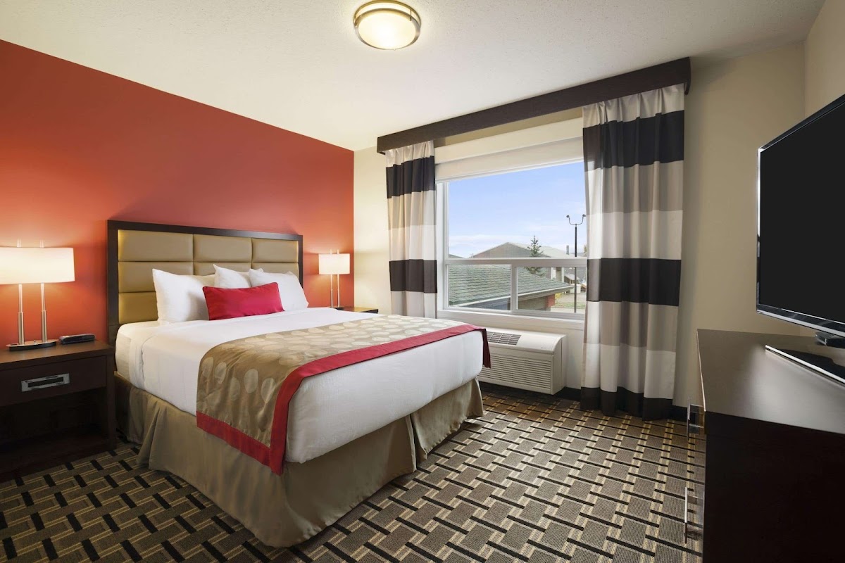 Ramada by Wyndham Edson photo 2