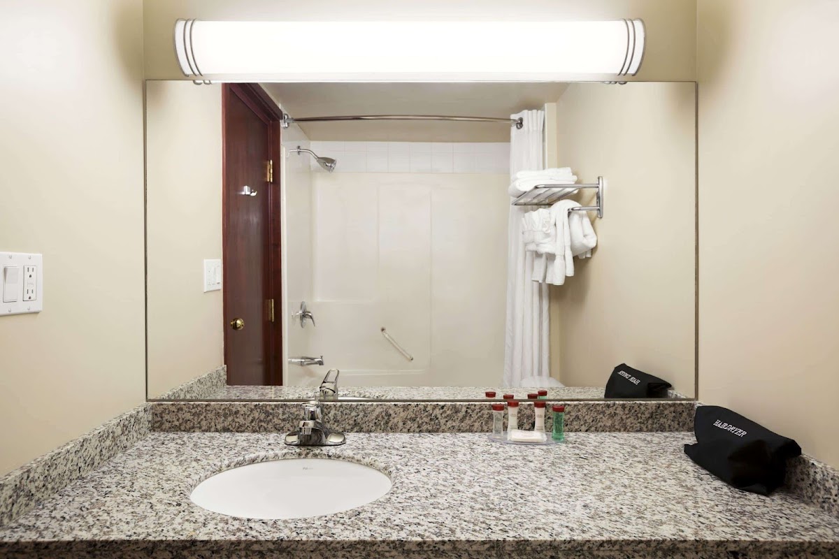 Ramada by Wyndham Edson photo 3