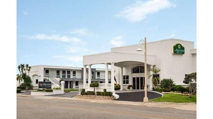 La Quinta Inn & Suites by Wyndham Oceanfront Daytona Beach