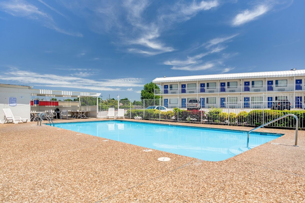 Motel 6 Fayetteville, AR