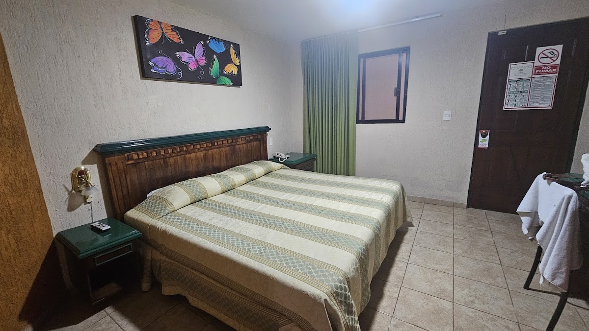HOTEL CASA DEL LAGO photo 2