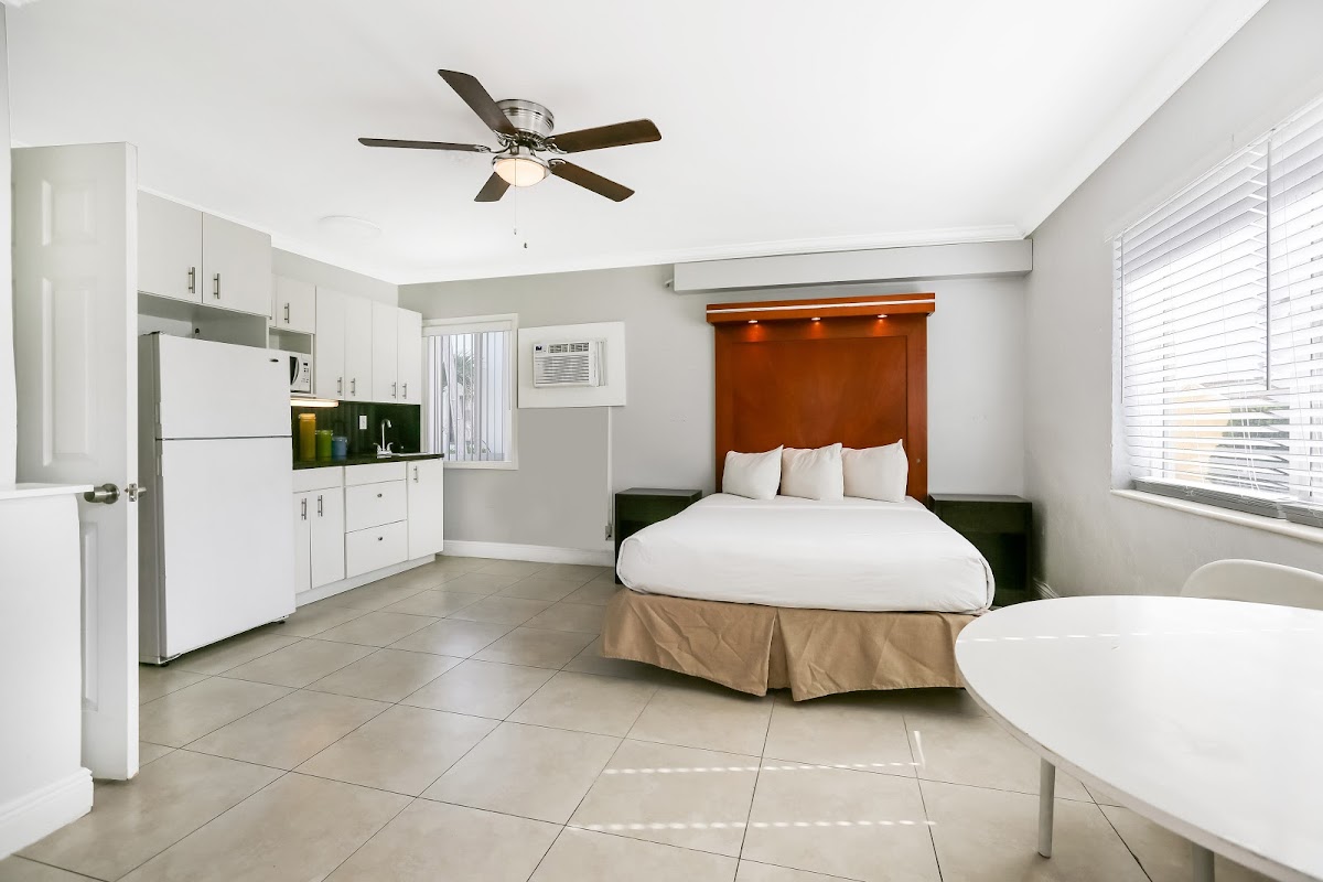 Silver Spray Hollywood Beach Hotels photo 2