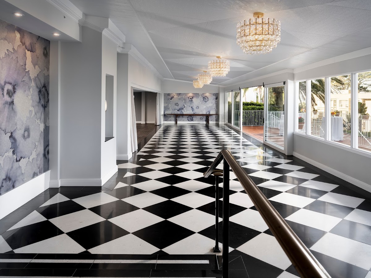 La Valencia Hotel photo 2