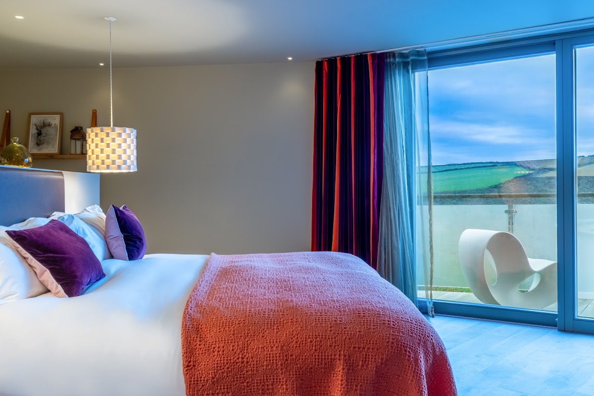 Scarlet Hotel photo 2