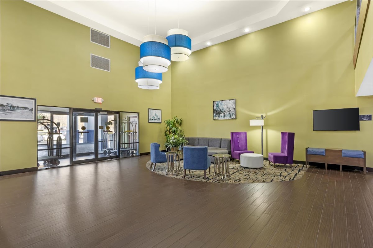 Best Western Plus McDonough Inn & Suites photo 2