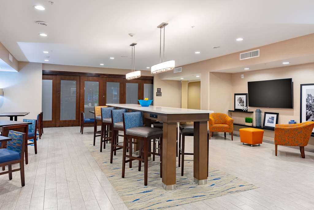 Hampton Inn Wetumpka photo 3