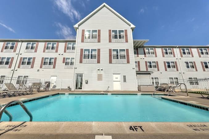 Lancaster Inn and Suites - Hotel in Manheim PA