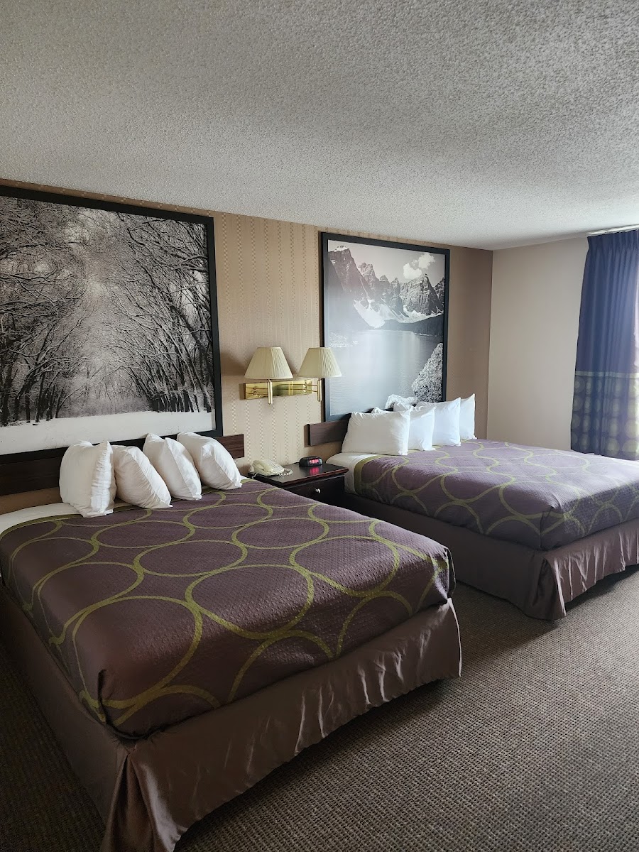 Super 8 by Wyndham Edson photo 3