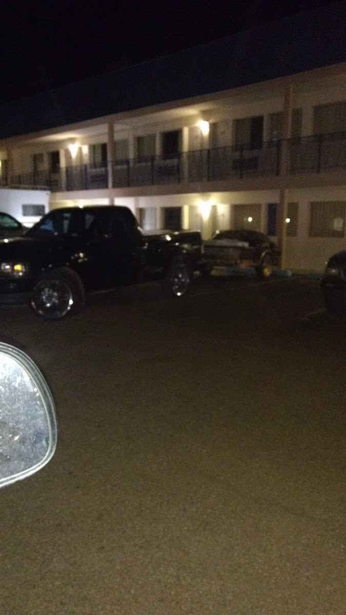 Western Skies Motor Inn