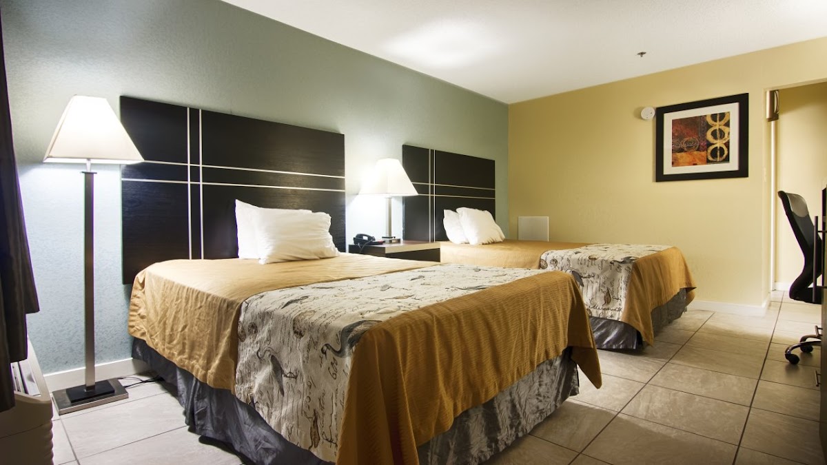 Blue Marlin Inn & Suites photo 2
