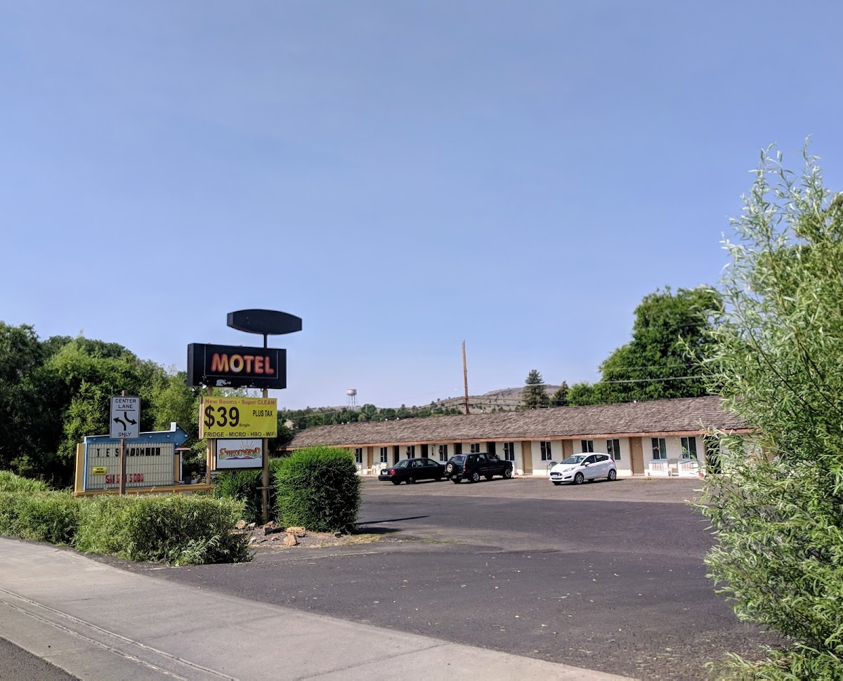 Sundowner Motel LLC photo 3