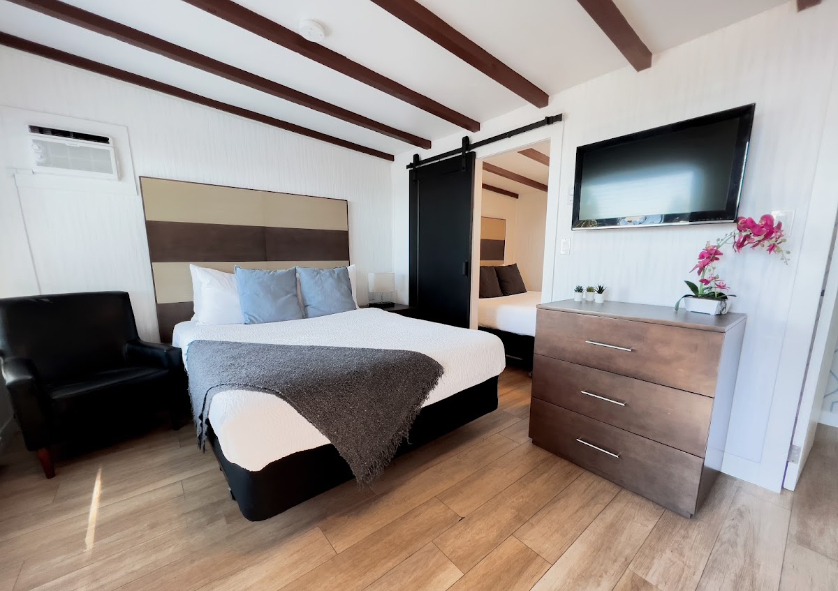 Oceanside Villas photo 2