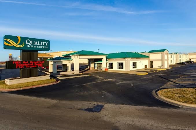 Quality Inn & Suites Moline Airport