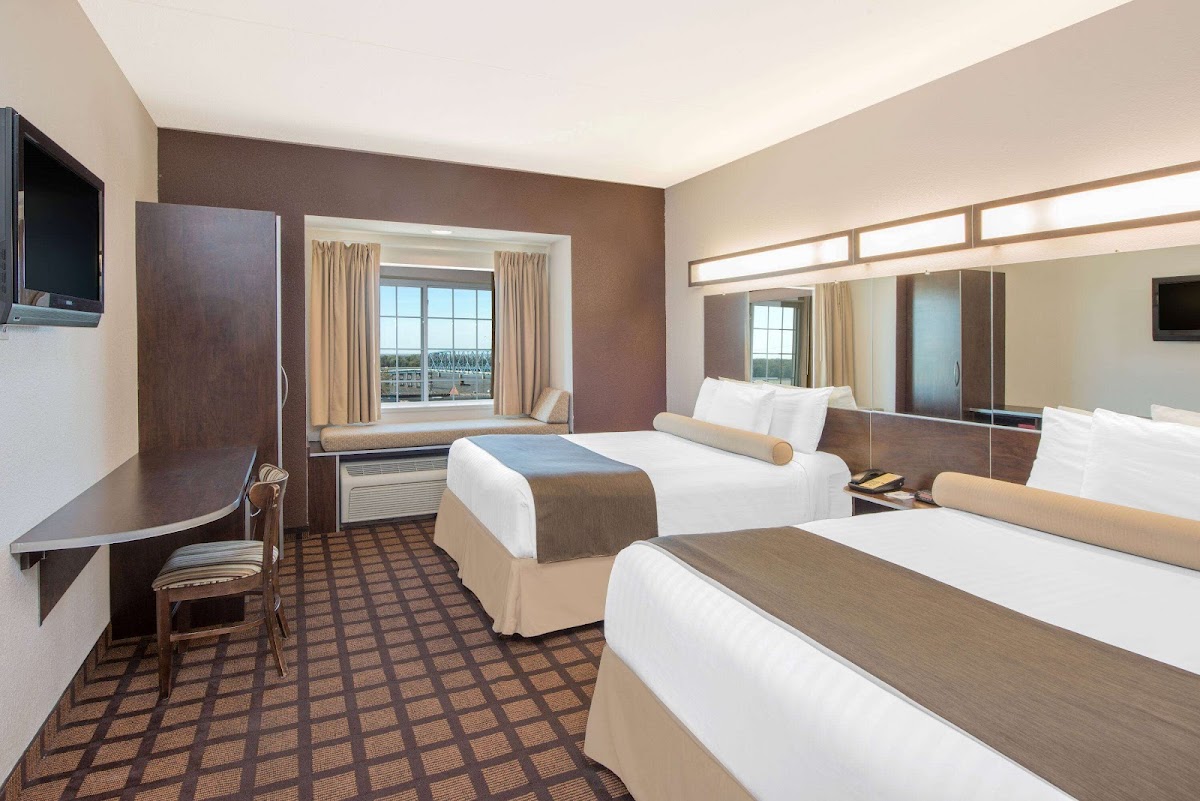 Microtel Inn & Suites by Wyndham Quincy Downtown/River Area photo 2