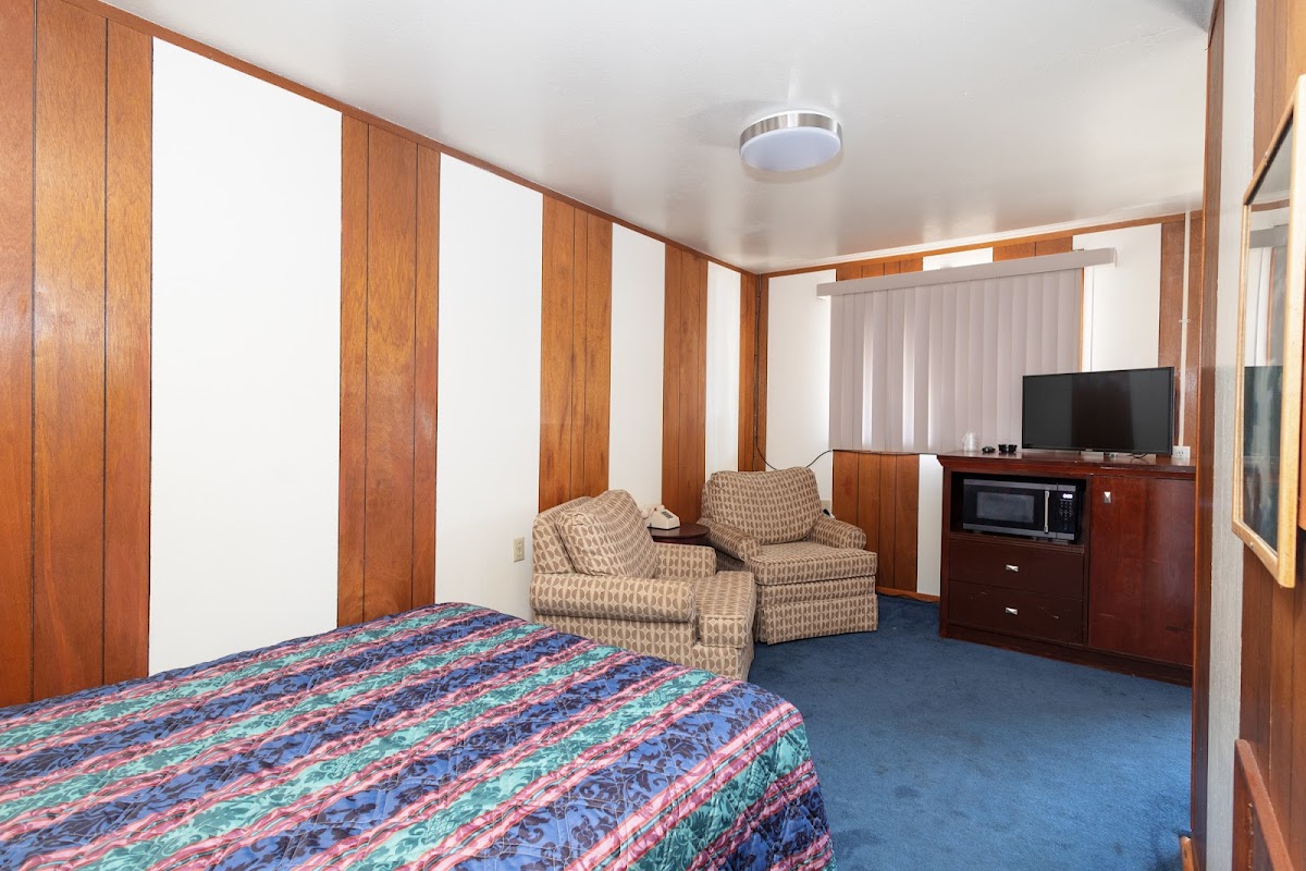 J.C. Huffman Country Inn and Motor Lodge photo 2