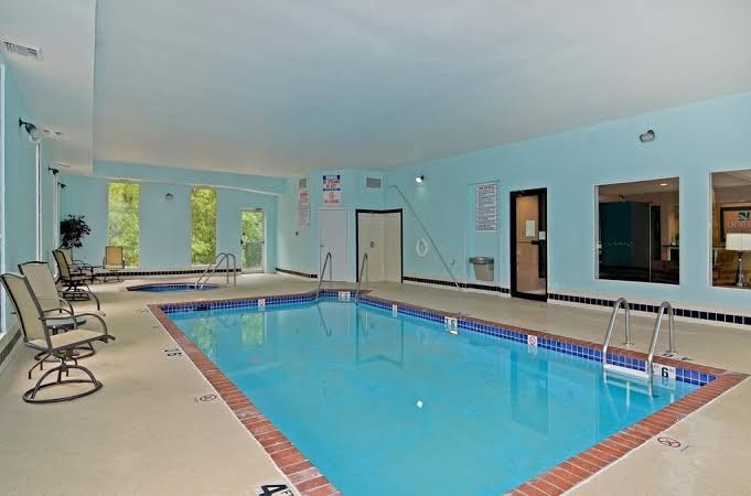 Quality Inn & Suites West Bend photo 3