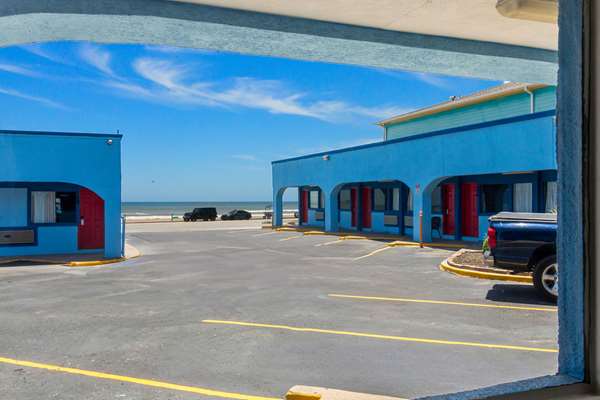 Econo Lodge Galveston Seawall photo 3