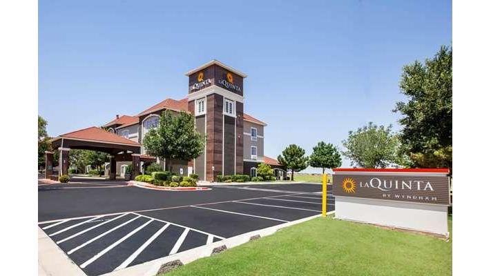 La Quinta Inn & Suites by Wyndham Lubbock North