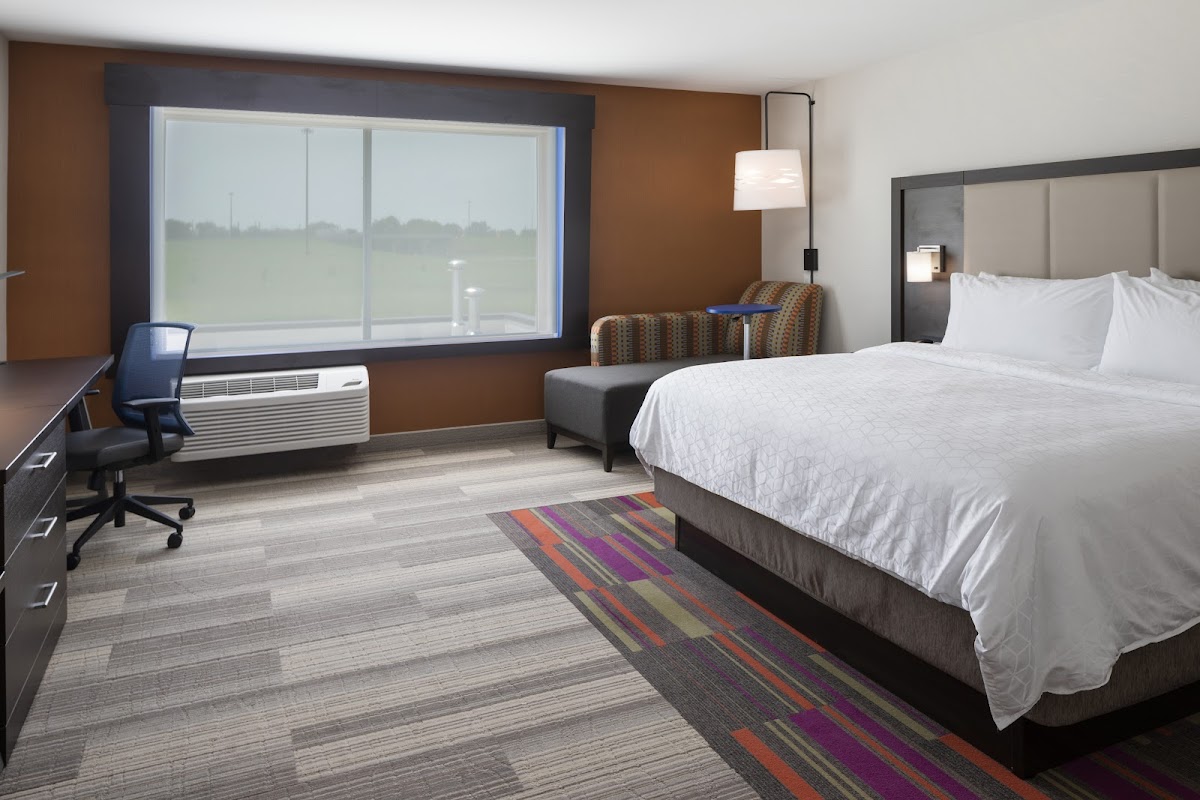 Holiday Inn Express & Suites Bourbonnais - Kankakee, an IHG Hotel photo 2