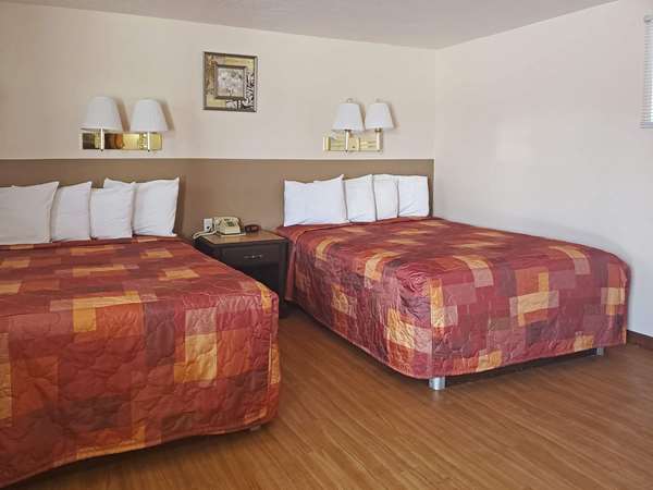 Rodeway Inn Buffalo photo 2