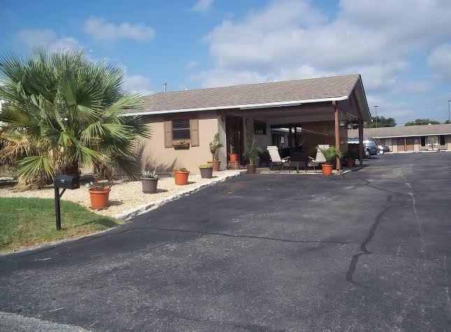 Sunset Inn & Suites