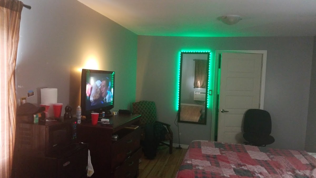 St. Thomas Motel photo 3