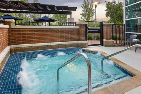 Courtyard by Marriott Minneapolis Maple Grove/Arbor Lakes photo 3