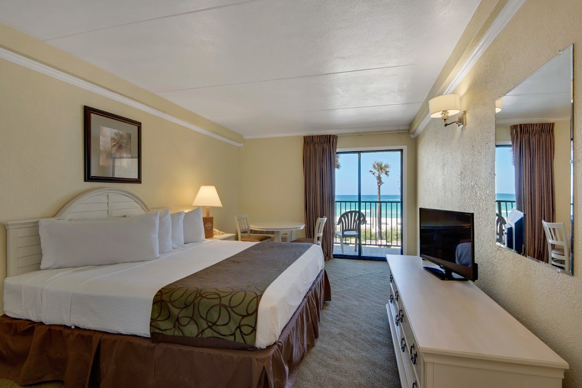 Ramada by Wyndham Panama City Beach photo 2
