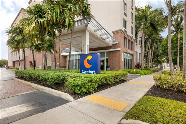 Comfort Suites Miami Airport North photo 3