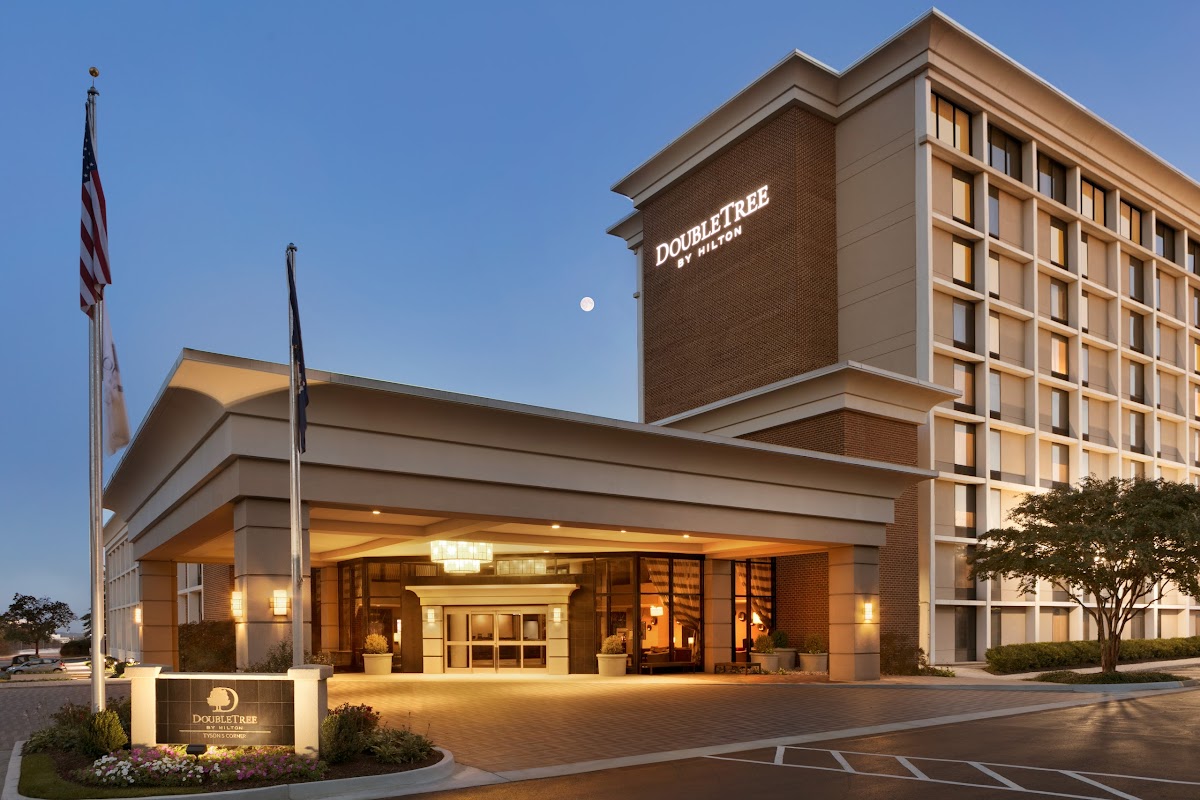 DoubleTree by Hilton McLean Tysons