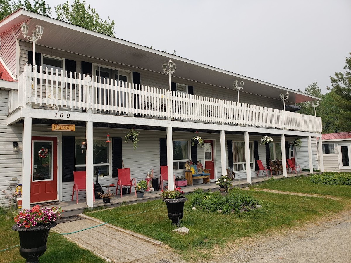 Cheminis Lodge
