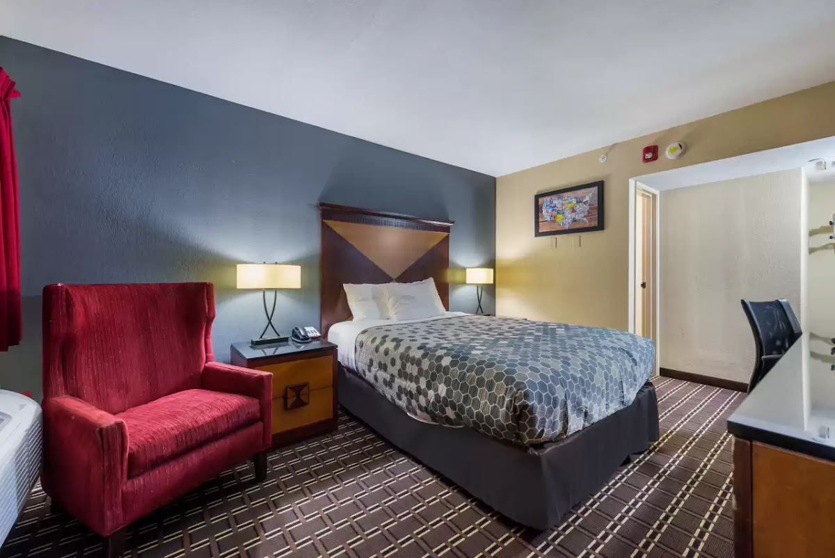 Econo Lodge Inn & Suites Mason City - Clear Lake photo 2