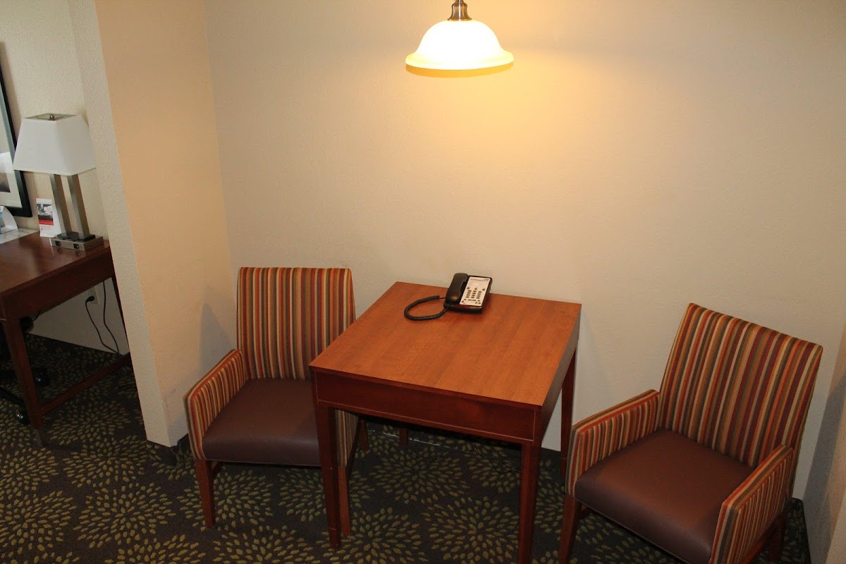 Holiday Inn Express & Suites Starkville by IHG photo 2