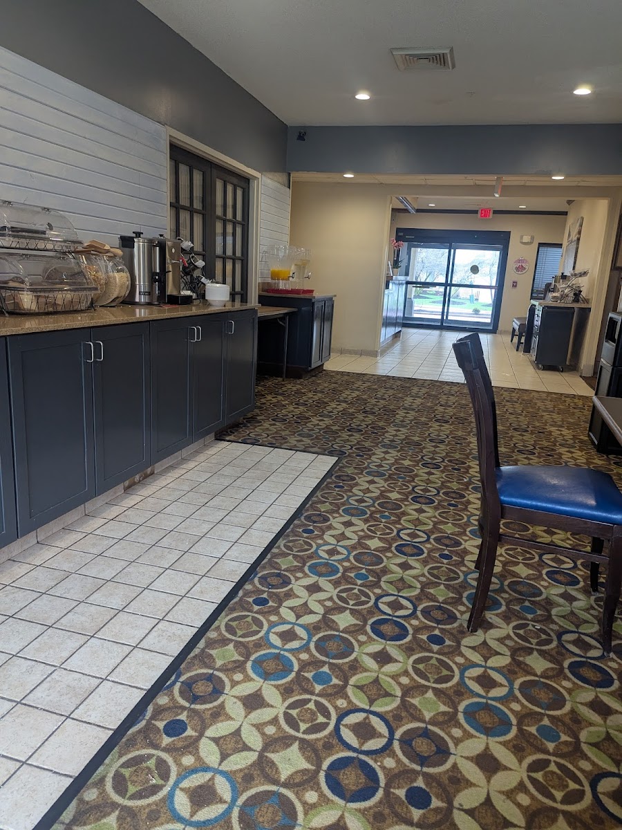 Baymont by Wyndham Merrillville photo 3