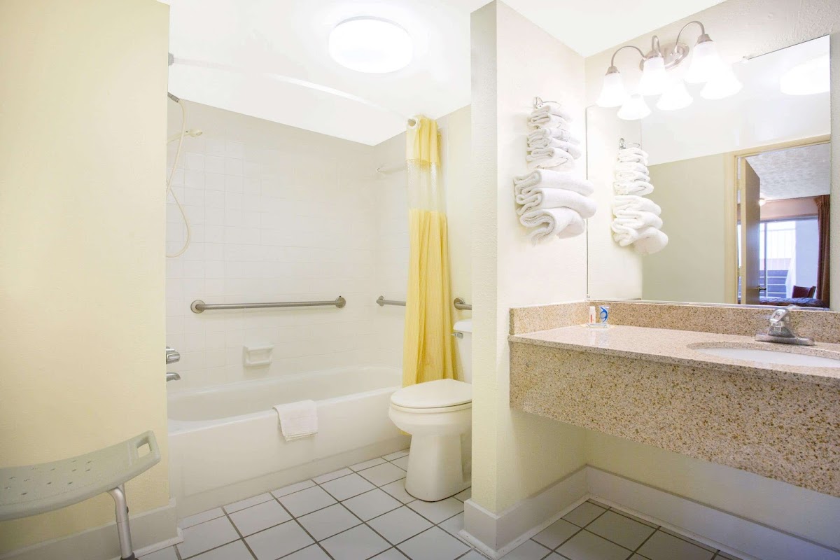 Days Inn by Wyndham Chester photo 3
