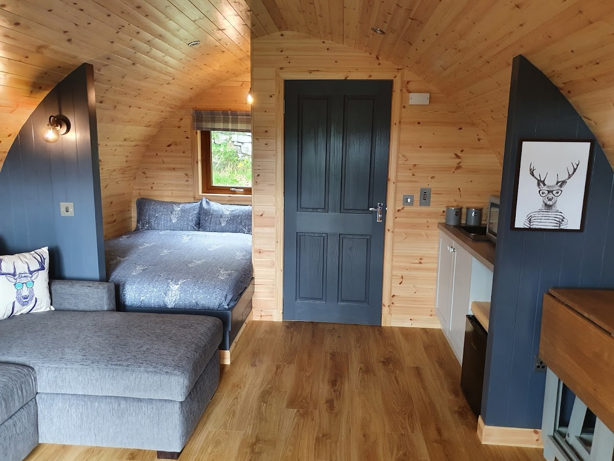 Ben Loyal Hotel and Glamping Pods photo 3