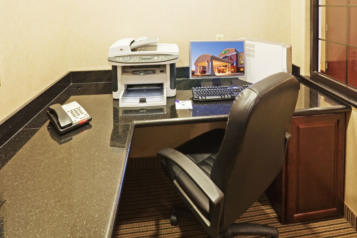 Holiday Inn Express & Suites Guymon by IHG photo 3